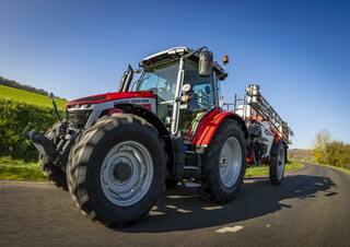Traktory 4WD Massey Ferguson MF 5S.135