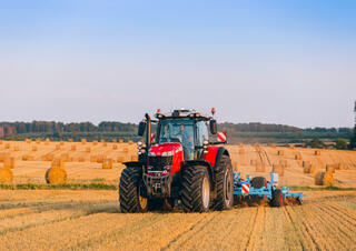 Traktory 4WD Massey Ferguson MF 8730 S 