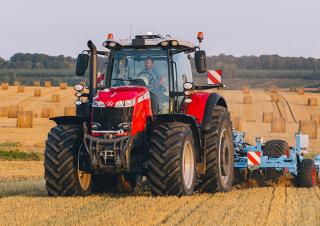Traktory 4WD Massey Ferguson MF 8735 S 