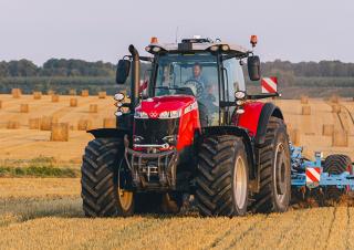 Traktory 4WD Massey Ferguson MF 8735 S