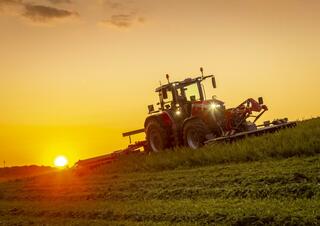 Traktory 4WD Massey Ferguson MF 8S.305 
