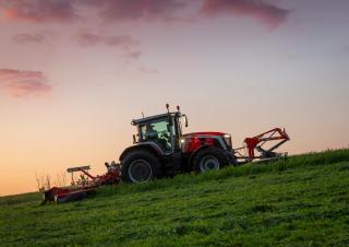 Traktory 4WD Massey Ferguson MF 8S.305 