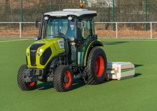 Traktory 4WD Claas Nexos 230 F