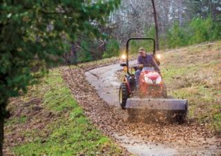 Vozidla Komunální traktory Yanmar SA324