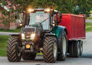 Traktory 4WD Valtra T 163