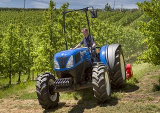 Traktory 4WD New Holland T 4.95 LP