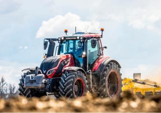 Traktory 4WD Valtra T214V SmartTouch