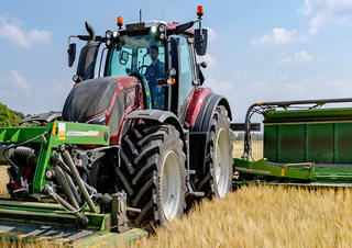 Traktory 4WD Valtra T234D SmartTouch