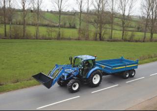 Traktory 4WD New Holland T4.75