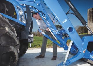 Traktory 4WD New Holland T4.75