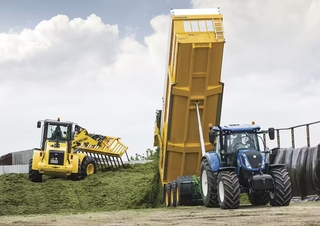 Traktory 4WD New Holland T7.235 SideWinder