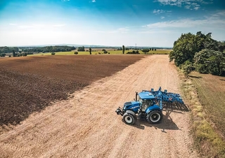 Traktory 4WD New Holland T7.235 SideWinder