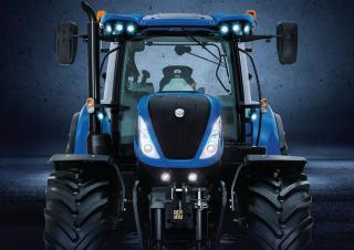 Traktory 4WD New Holland T7.240