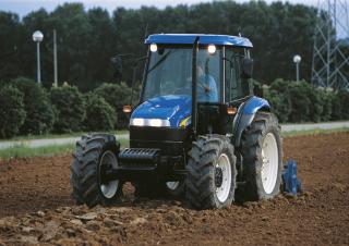 Traktory 4WD New Holland TD90D Plus