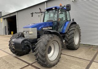 Traktory 4WD New Holland TM165