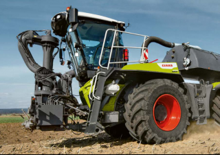 Traktory 4WD Claas Xerion 4200 Saddle Trac 