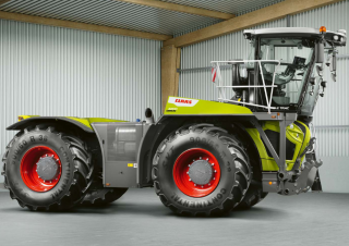 Traktory 4WD Claas Xerion 4200 Saddle Trac 