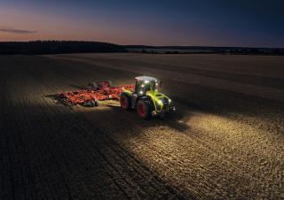 Traktory 4WD Claas Xerion 4200 Trac