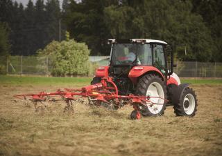 Traktory se zadním náhonem Steyr 4055 Kompakt S Komfort