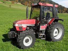 Traktory se zadním náhonem Case IH 4210