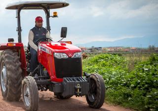 Traktory se zadním náhonem Massey Ferguson MF 2615