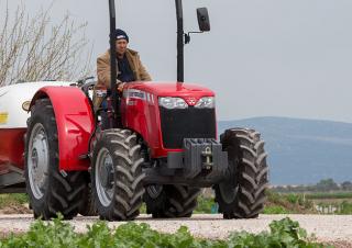 Traktory se zadním náhonem Massey Ferguson MF 2630 F