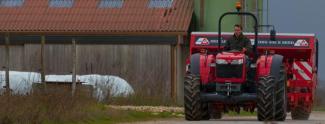 Traktory se zadním náhonem Massey Ferguson MF 3650 A
