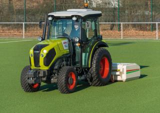 Traktory se zadním náhonem Claas Nexos 220 VL