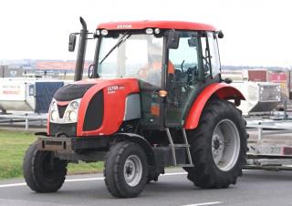 Traktory se zadním náhonem Zetor Proxima 8421.1