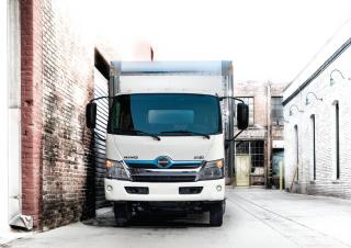 Kamiony Tuhé podvozky Hino 300 917 4x2
