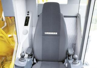 Univerzální terénní jeřáby Liebherr LTM 1040-2.1 