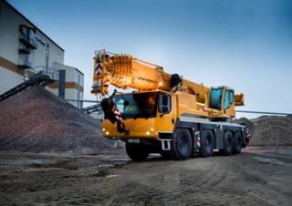 Univerzální terénní jeřáby Liebherr LTM 1090-4.2 
