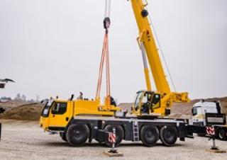 Univerzální terénní jeřáby Liebherr LTM 1090-4.2 