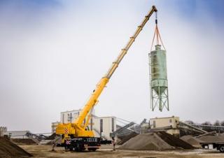 Univerzální terénní jeřáby Liebherr LTM 1090-4.2 