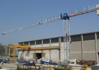 Věžové trolejové jeřáby s horní otočí Edilgru E 33 08 CT