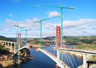 Věžové trolejové jeřáby s horní otočí Jaso J185