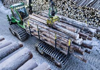 Lesní technika Vyvážecí traktory John Deere 1010 G