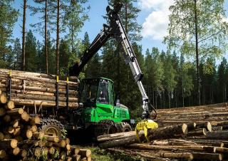 Lesní technika Vyvážecí traktory John Deere 1110 G
