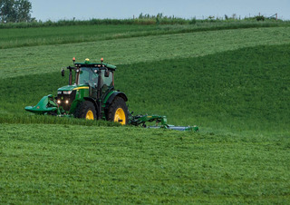 Zadní diskové žací lišty s kondicionérem John Deere R950R 