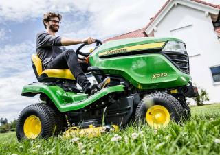 Zahradní traktory a ridery John Deere X370
