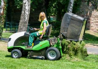Zahradní traktory a ridery Etesia HYDRO 100 III