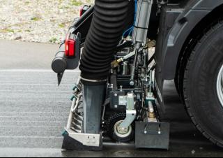 Technika pro letní údržbu Pouliční zametače Zametací vozy s duálním ovládáním Bucher-Schörling MaxPowa V80t rear suction
