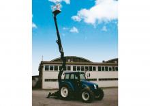 Autoplošiny s kloubovým výložníkem Comet X Tractor 