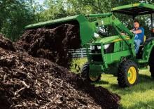 Čelní nakladač John Deere 400E