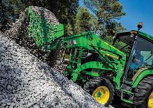 Čelní nakladač John Deere 440R 