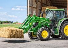 Čelní nakladač John Deere 623R