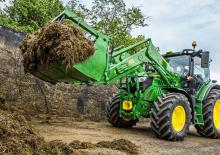 Čelní nakladač John Deere 683R