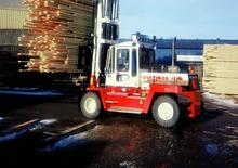 Čelní vysokozdvižné dieselové vozíky SVETRUCK 1560-33