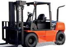 Čelní vysokozdvižné dieselové vozíky Doosan D 70 S 5 (3G)