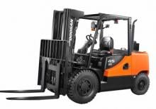 Čelní vysokozdvižné dieselové vozíky Doosan D45S-7